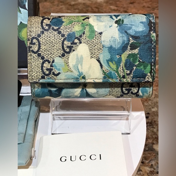 GUCCI GG Blooms Flora Leather Key Holder πΈππ₯ - Picture 3 of 17